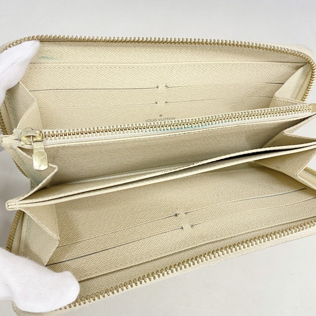 Louis Vuitton Wallet Damier Azur Zippy White — view 3