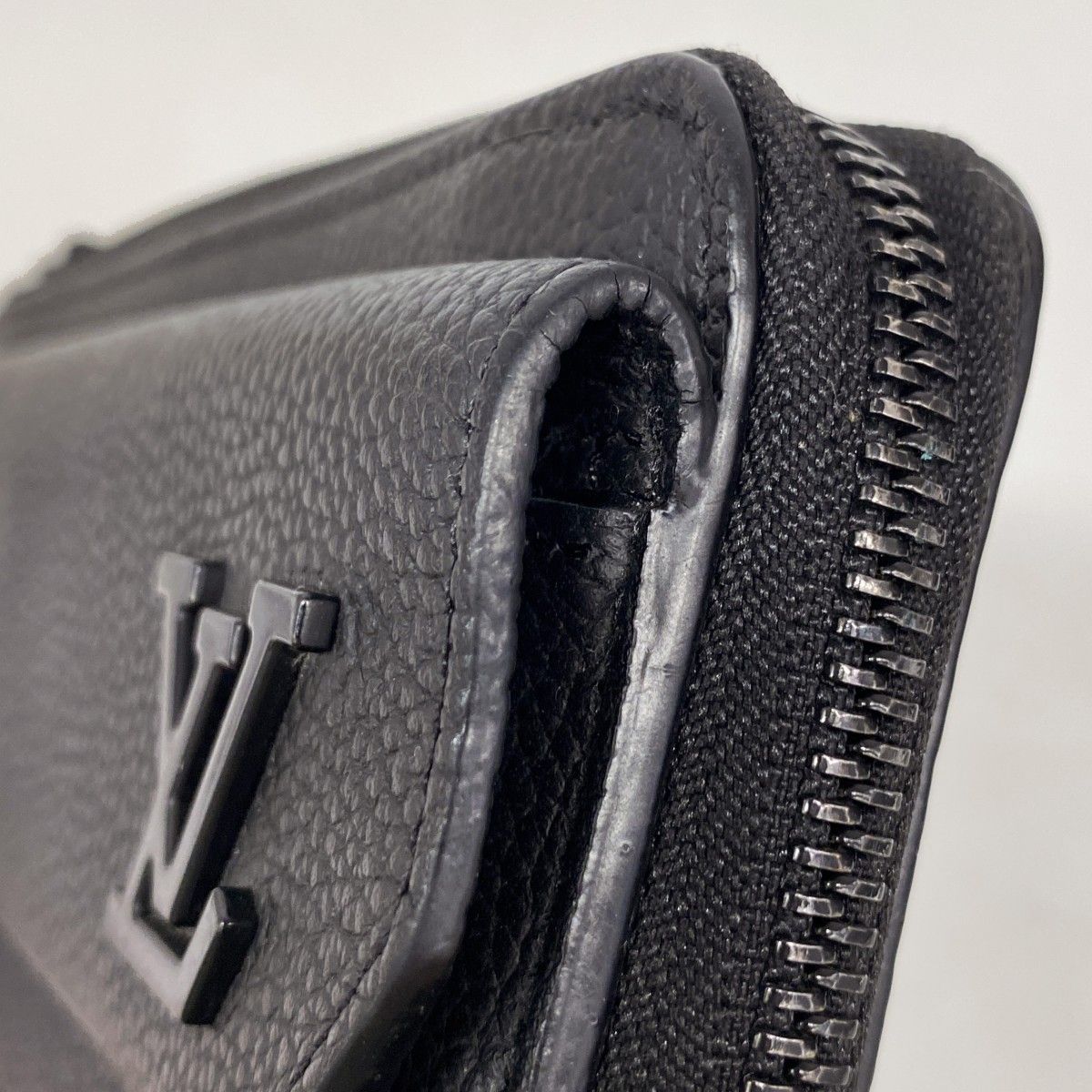 Louis Vuitton Wallet LV Aerogram Zippy Black — view 7