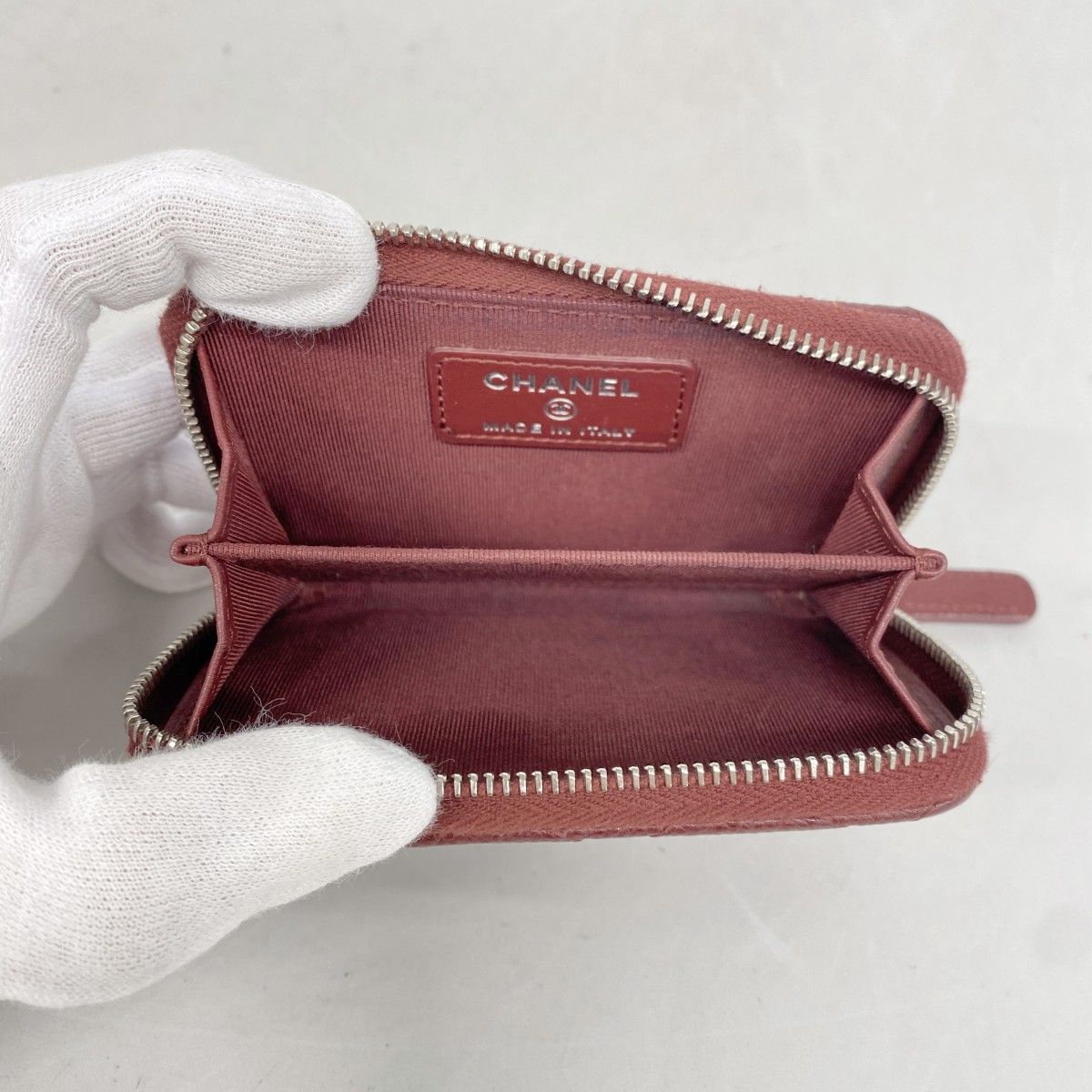 Chanel Coin Case Quilted Caviar Leather Bordeaux Silver — view 3