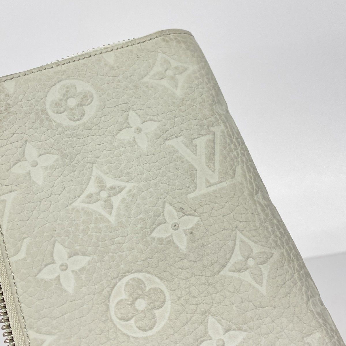 Louis Vuitton Wallet Taurillon Zippy Vertical Mineral Gray — view 8