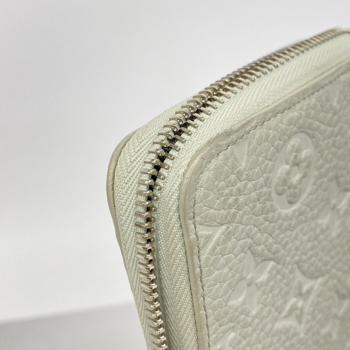 Louis Vuitton Wallet Taurillon Zippy Vertical Mineral Gray — view 5