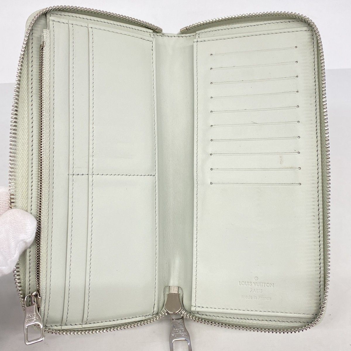 Louis Vuitton Wallet Taurillon Zippy Vertical Mineral Gray — view 3