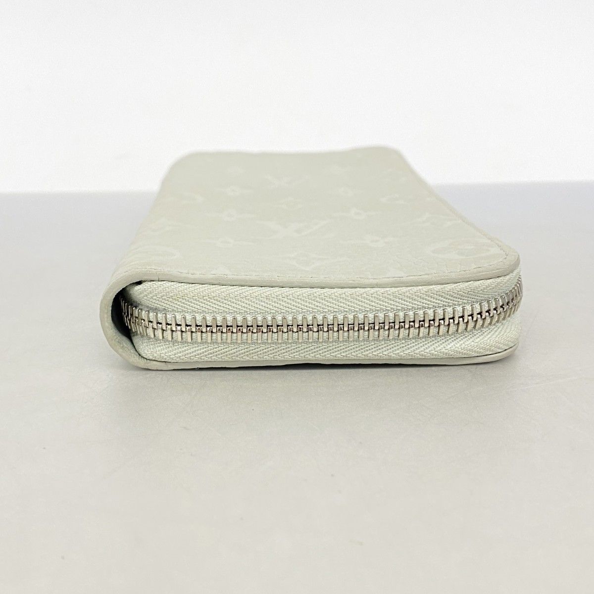 Louis Vuitton Wallet Taurillon Zippy Vertical Mineral Gray — view 2