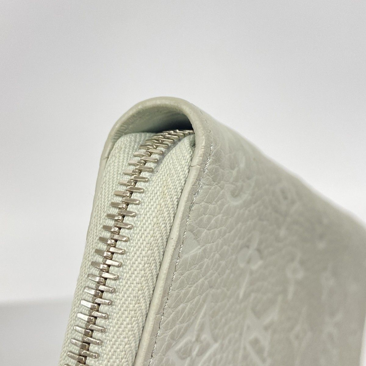 Louis Vuitton Wallet Taurillon Zippy Vertical Mineral Gray — view 7