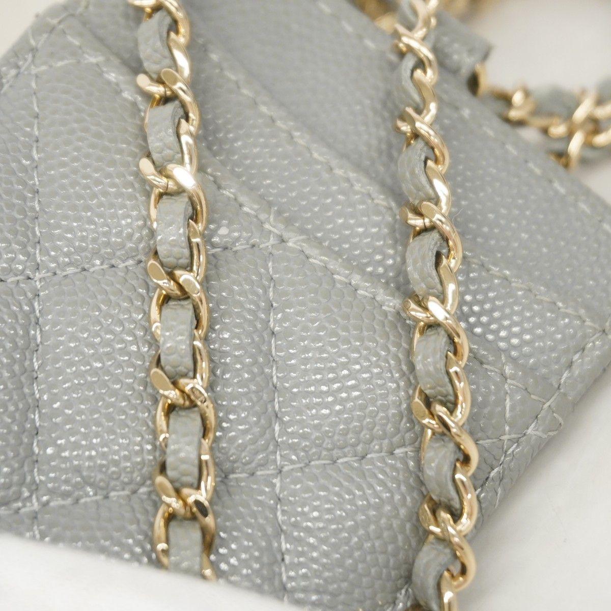 Chanel Card Case Quilted Caviar Leather Gray Champagne Gold — view 8