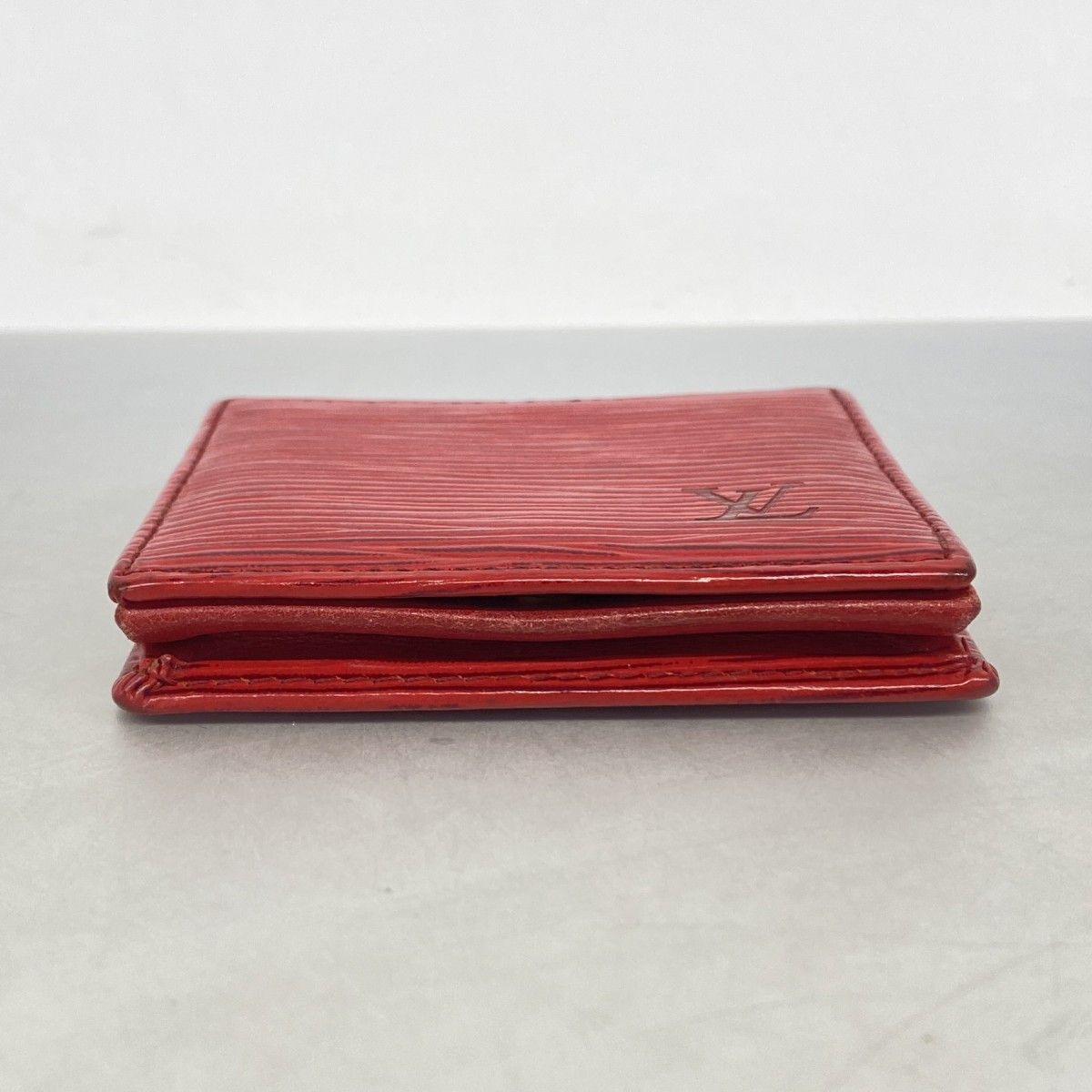 Louis Vuitton Coin Case Epi Porte Moneboite Castilian — view 2