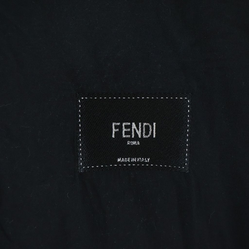 Fendi Logo Patch Short Sleeve Kuru Neck T-Shirt Black — view 4