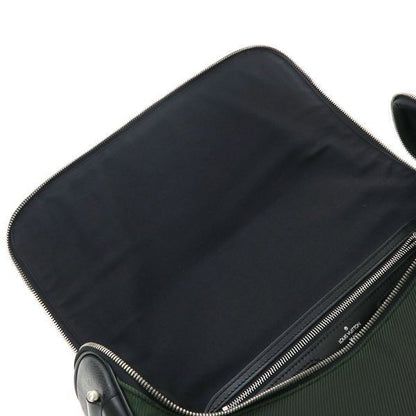 Louis Vuitton Taiga Messenger — view 8
