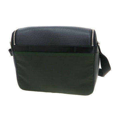 Louis Vuitton Taiga Messenger — view 2