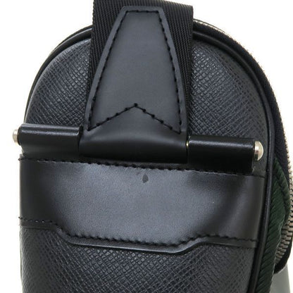 Louis Vuitton Taiga Messenger — view 6