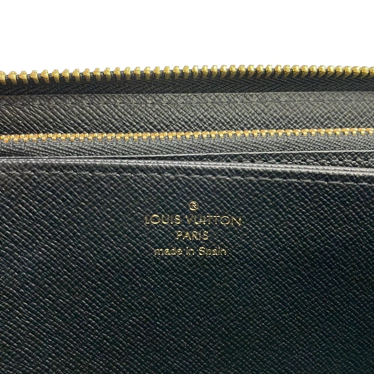 Louis Vuitton Wallet Game on Zippy Blanc Zip Around — view 5