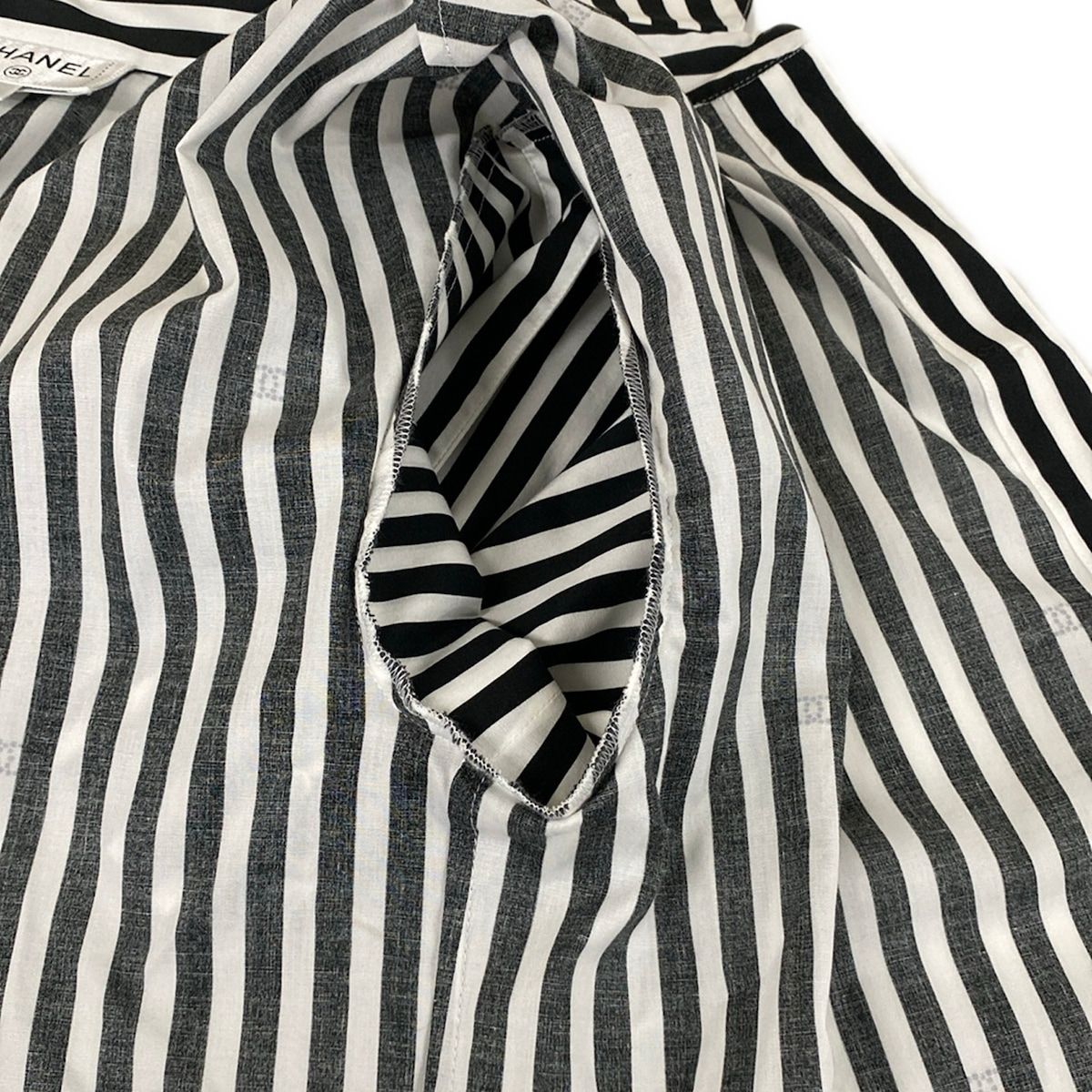 Chanel Short Sleeve Shirt Blouse 34 S White CC Logo Stripe Rhinestone Cotton — view 9
