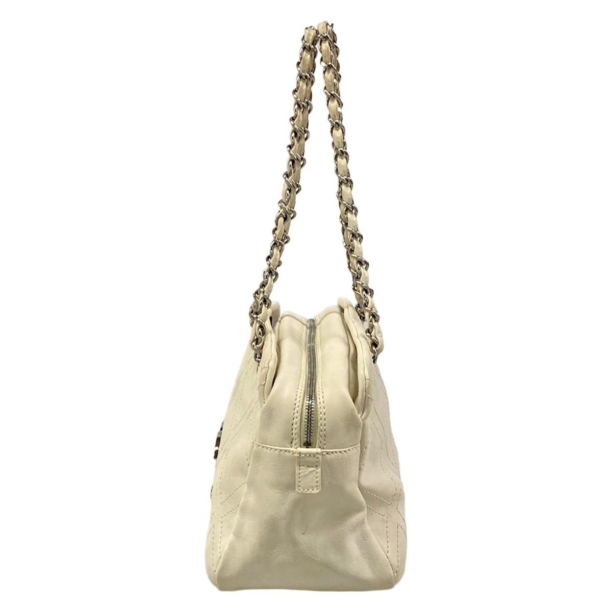 Chanel Shoulder Bag Diamond Stitch Ivory Chain CC Logo Silver Jumbo Leather — view 4