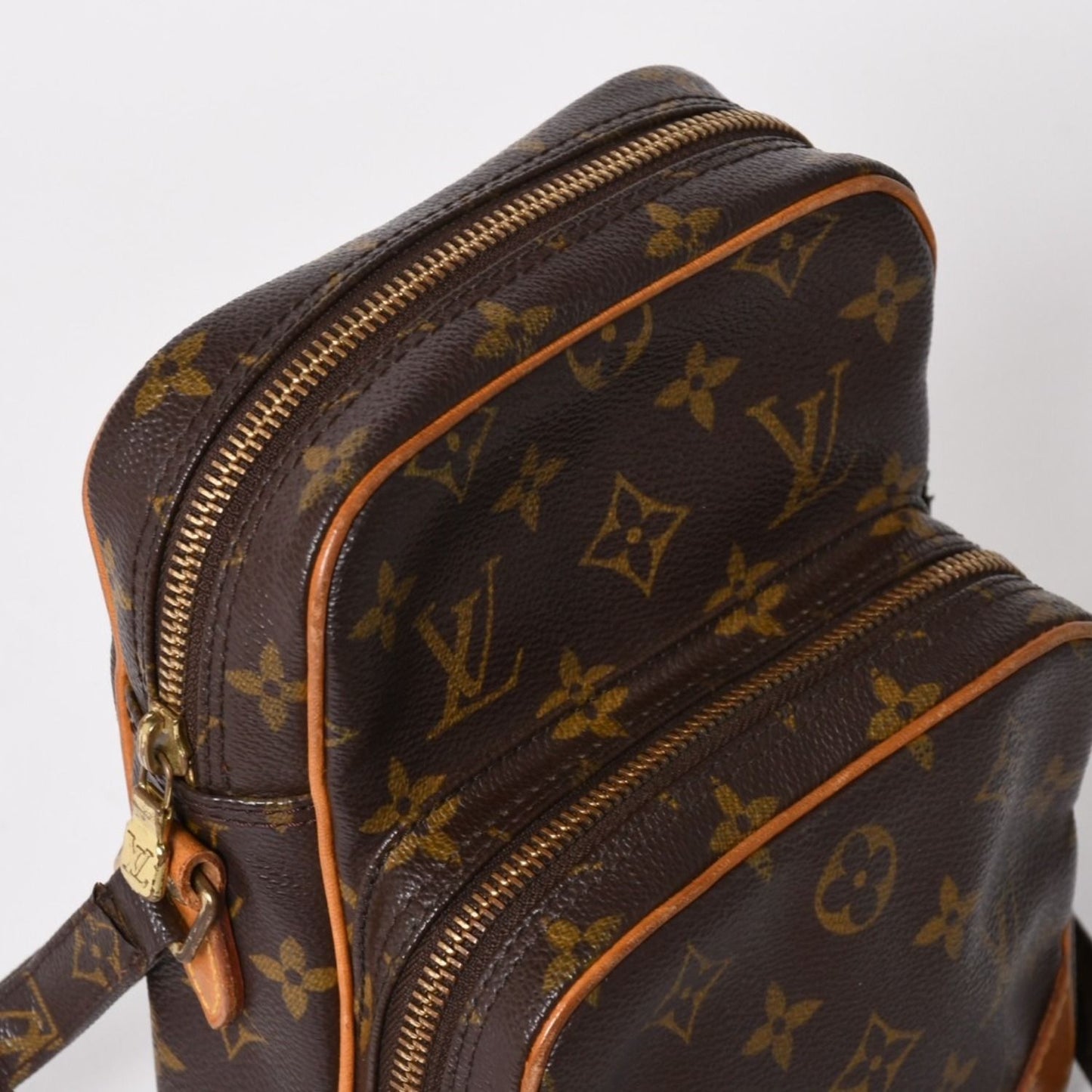 Louis Vuitton Amazon Shoulder Bag Monogram Leather Brown — view 5