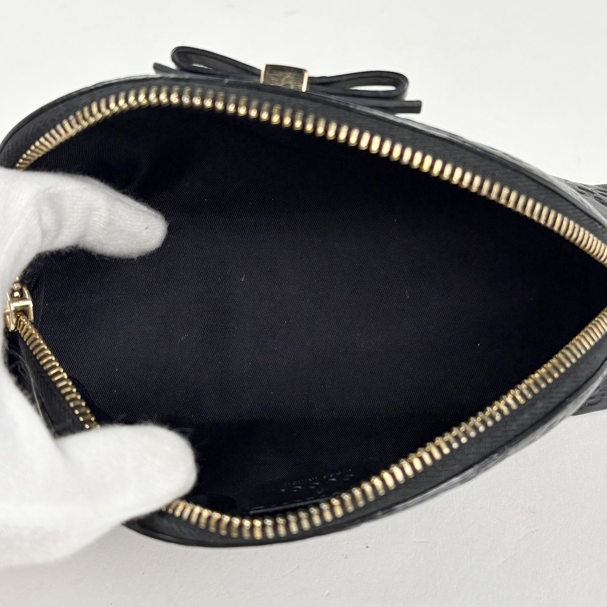 Gucci Makeup Pouch Guccissima GG Pattern Ribbon Marais Black — view 6