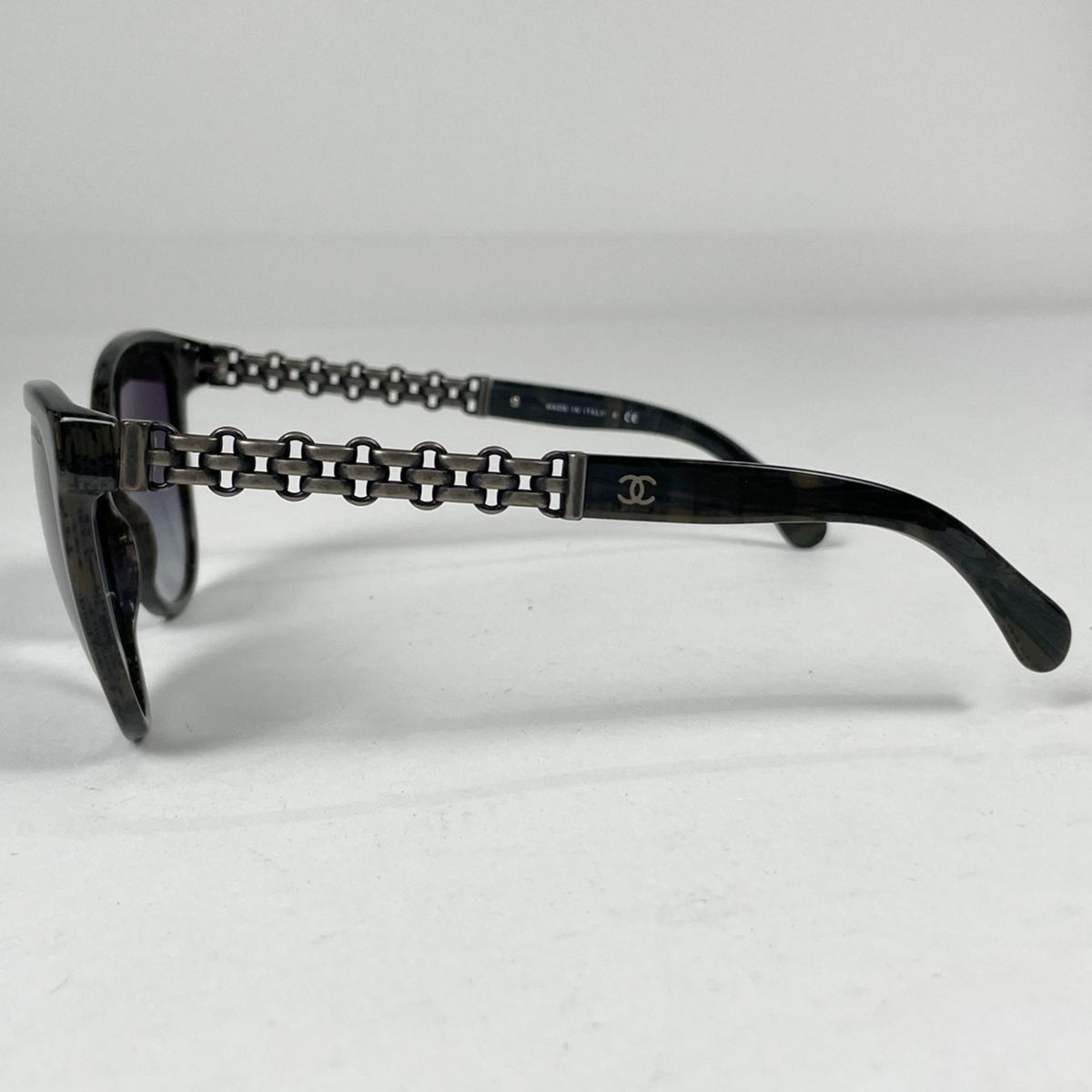 Chanel Sunglasses CC Logo Eyewear Gradient Acetate Black — view 2