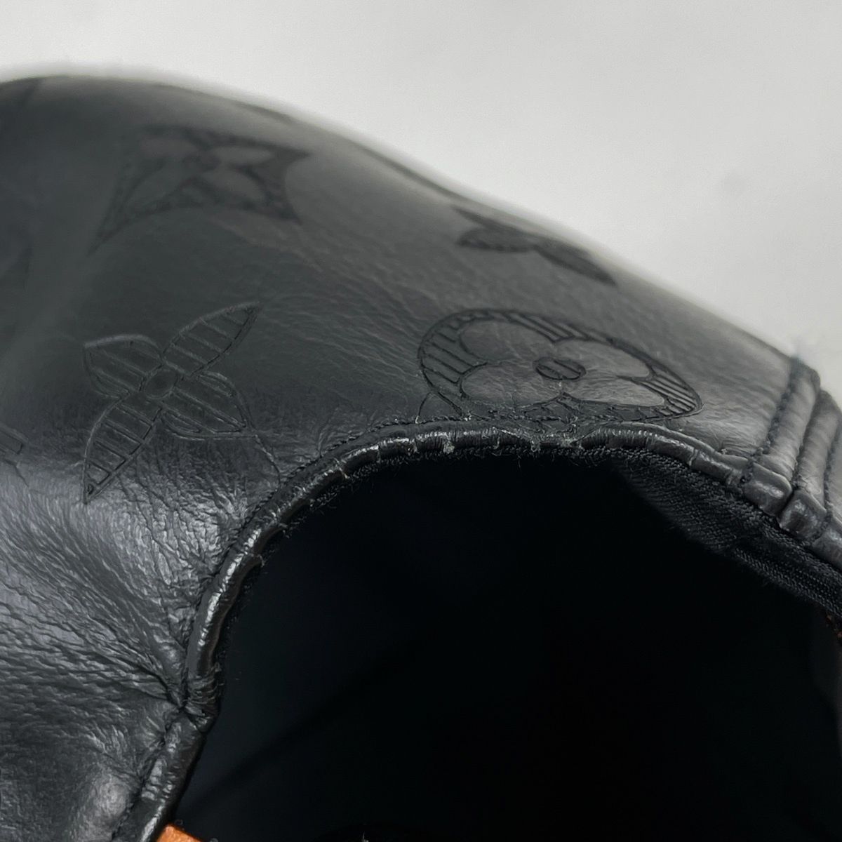 Louis Vuitton Cap Monogram Shadow Hat Leather Noir — view 5