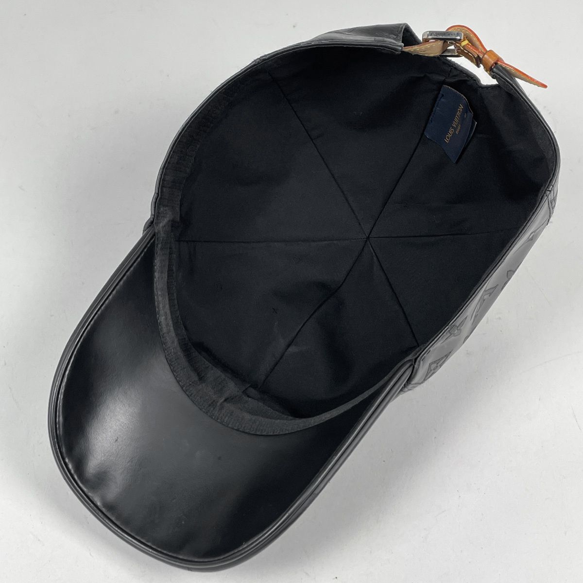 Louis Vuitton Cap Monogram Shadow Hat Leather Noir — view 3