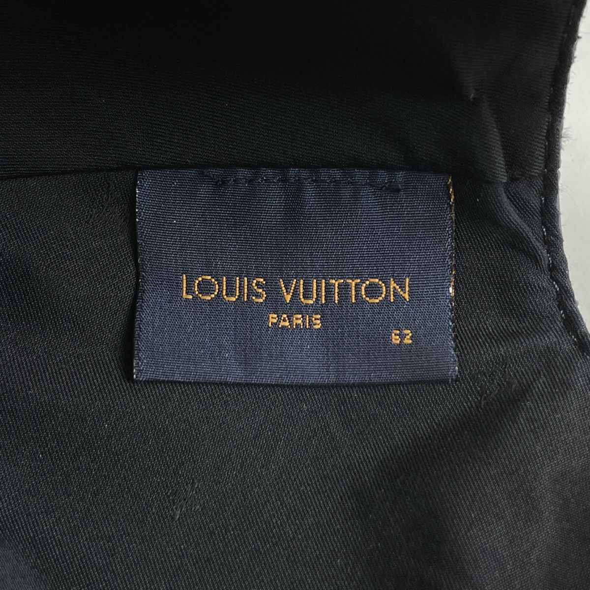 Louis Vuitton Cap Monogram Shadow Hat Leather Noir — view 6