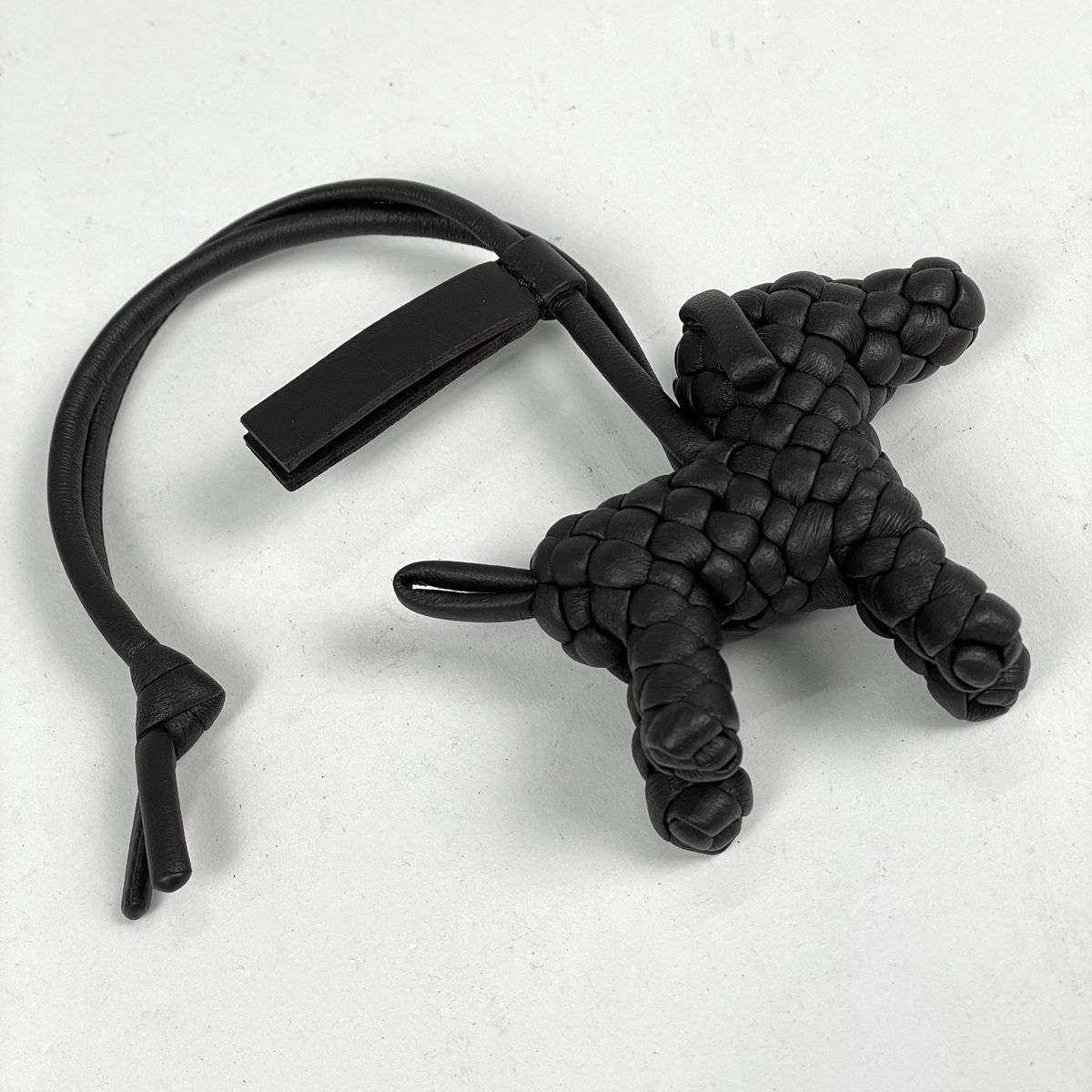 Bottega Veneta Bag Charm Intrecciato Dog Leather Brown — view 2