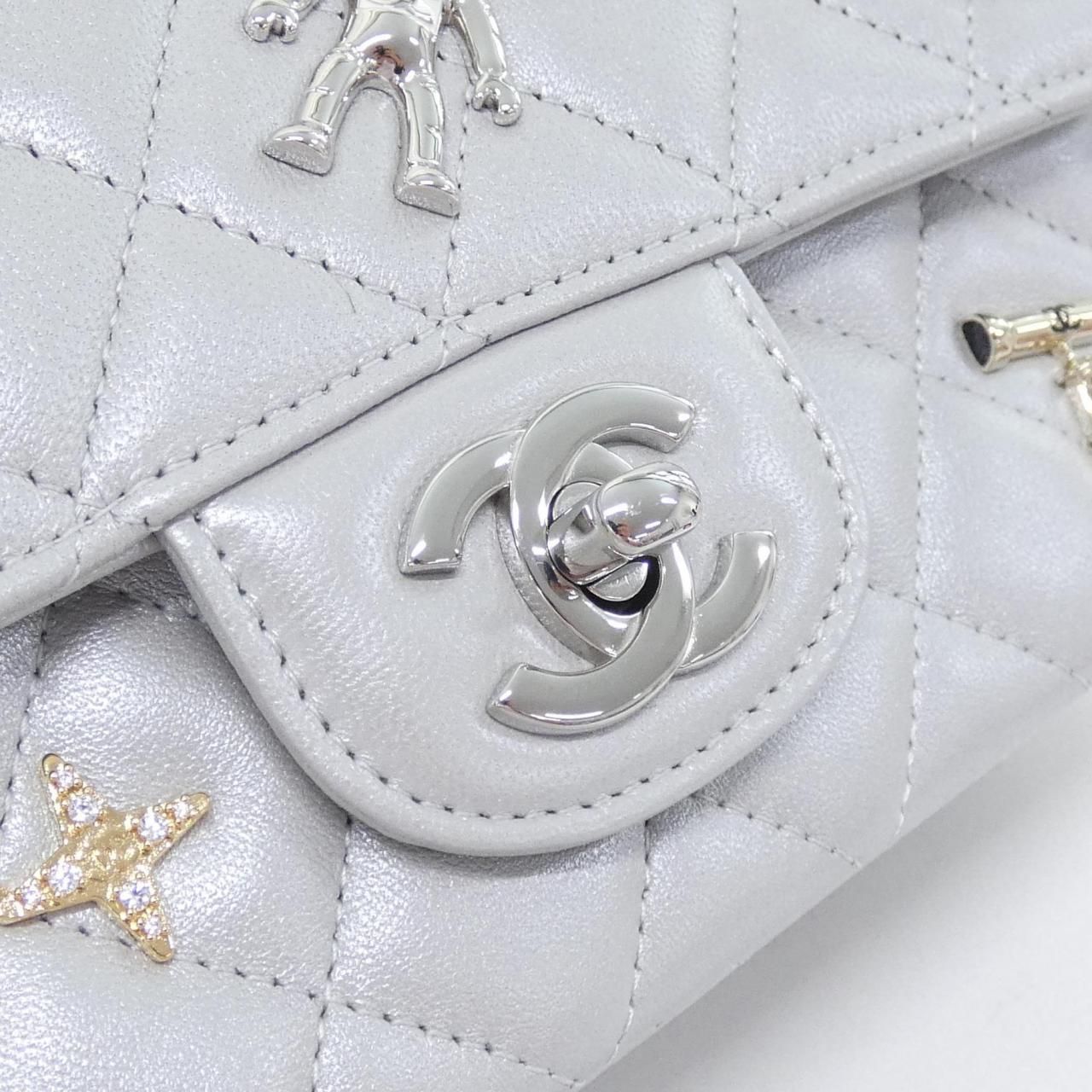 Chanel Shoulder Bag Silver — view 4