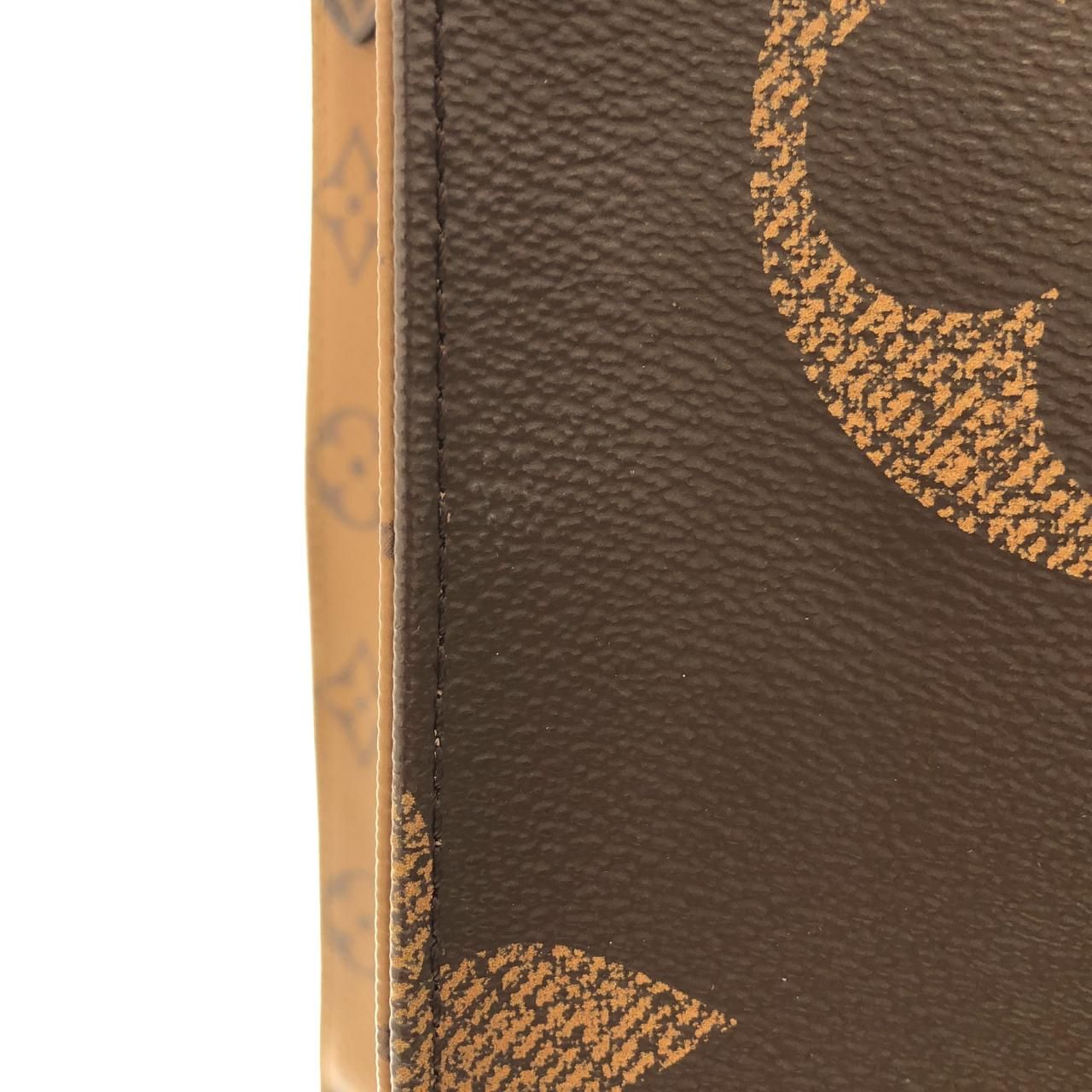 Louis Vuitton Monogram Giant On The Go GM — view 5