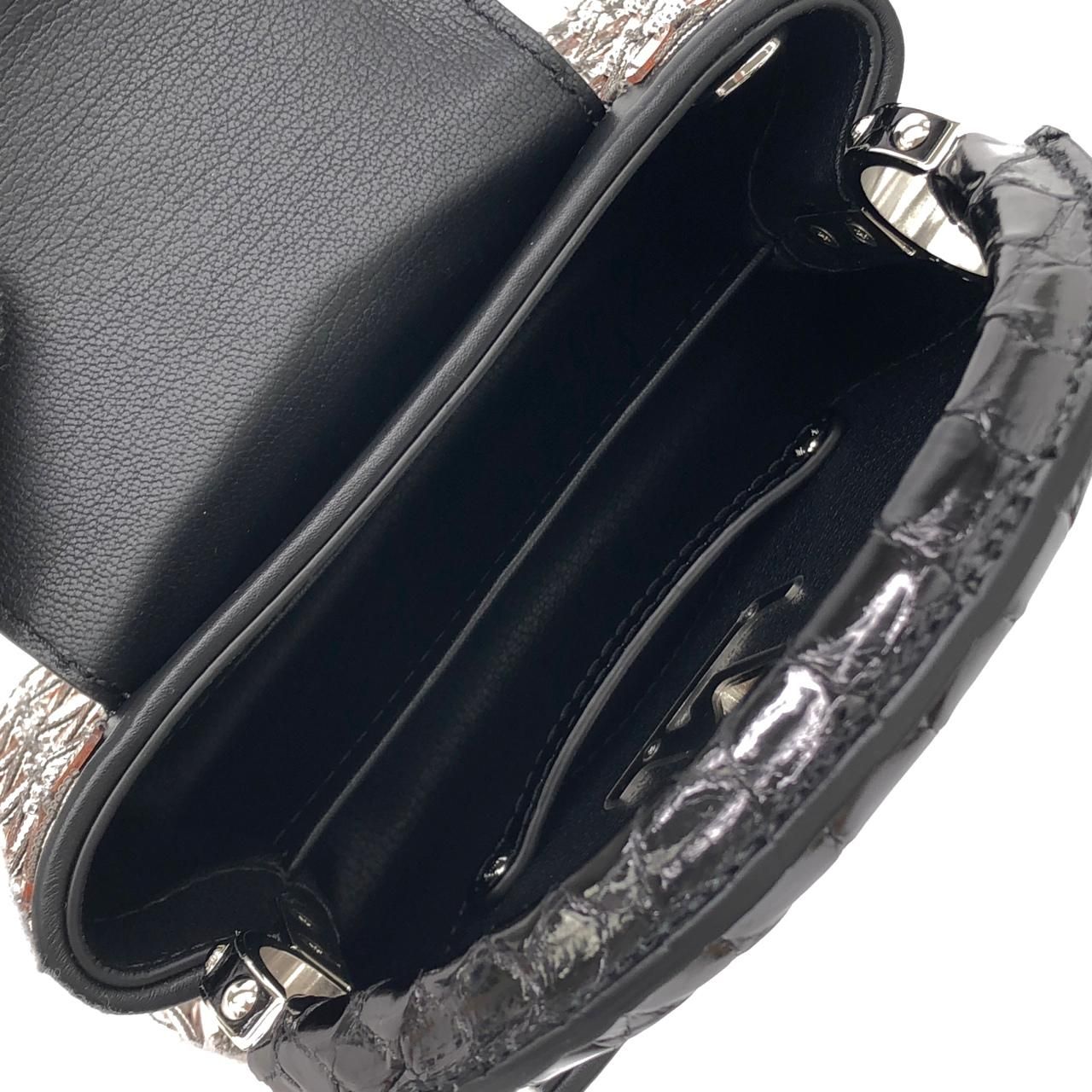 Louis Vuitton Capucines Mini — view 8
