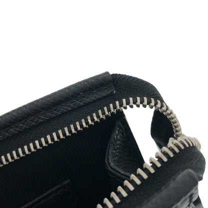Louis Vuitton Taiga Pochette Voyage — view 7