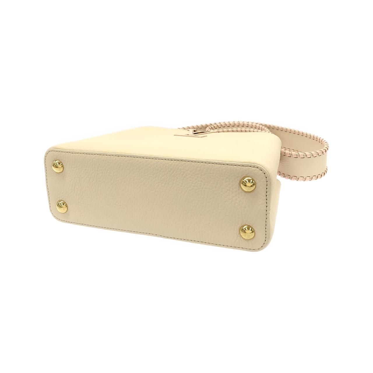 Louis Vuitton Capucines BB — view 3