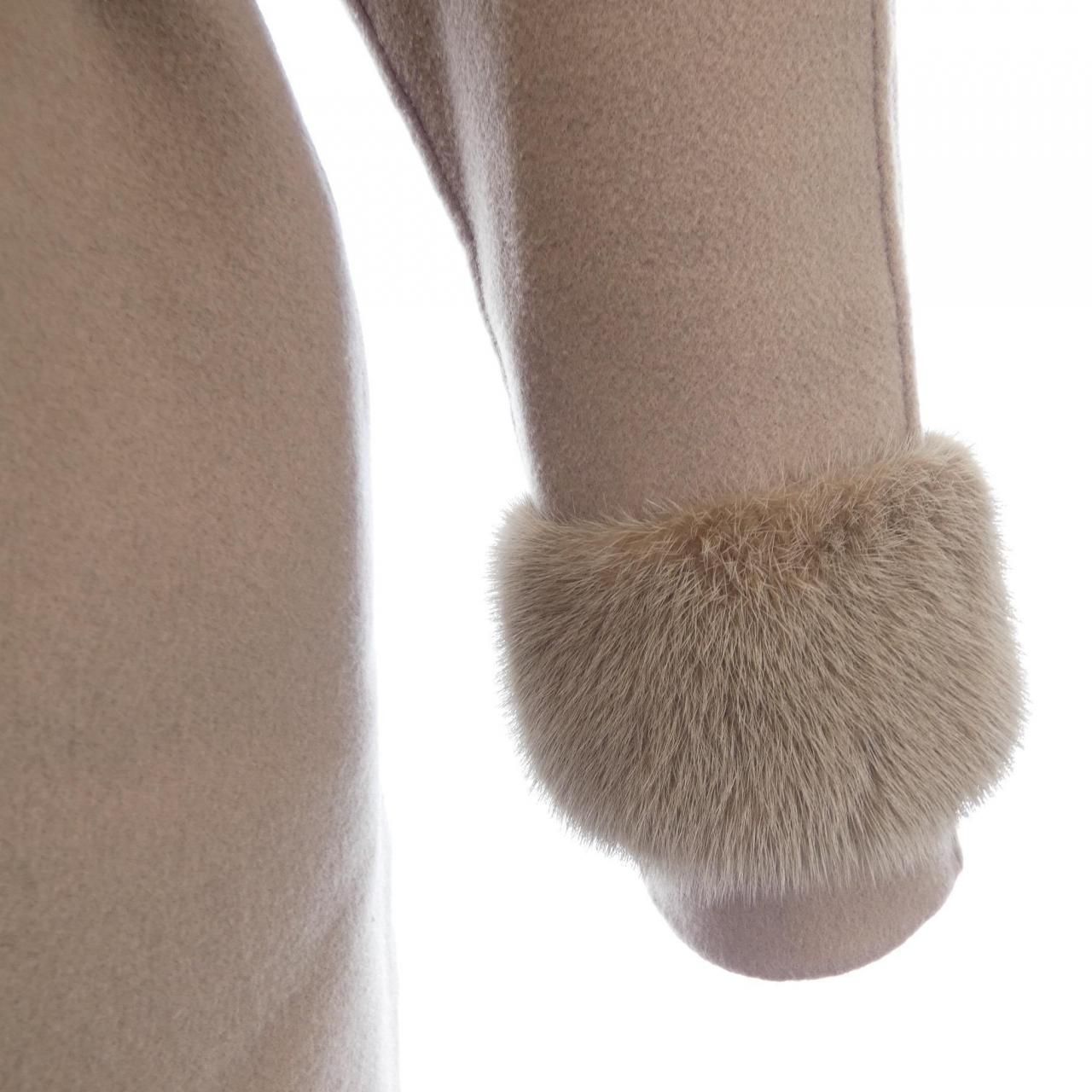 Fendi Coat Beige — view 6