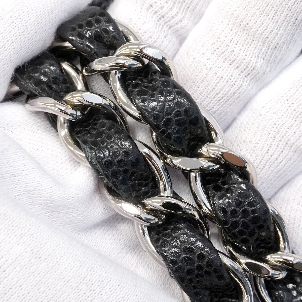 Chanel Shoulder Bag Maxi Quilted Caviar Leather Black Silver — view 7