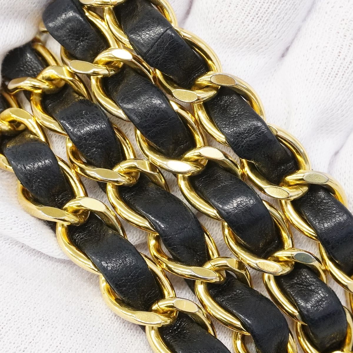 Chanel Shoulder Bag Quilted Lambskin Black Gold — view 8