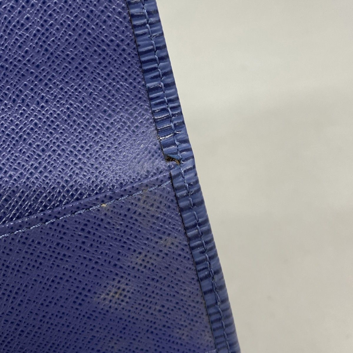 Louis Vuitton Key Case Epi Multicles 4 — view 5