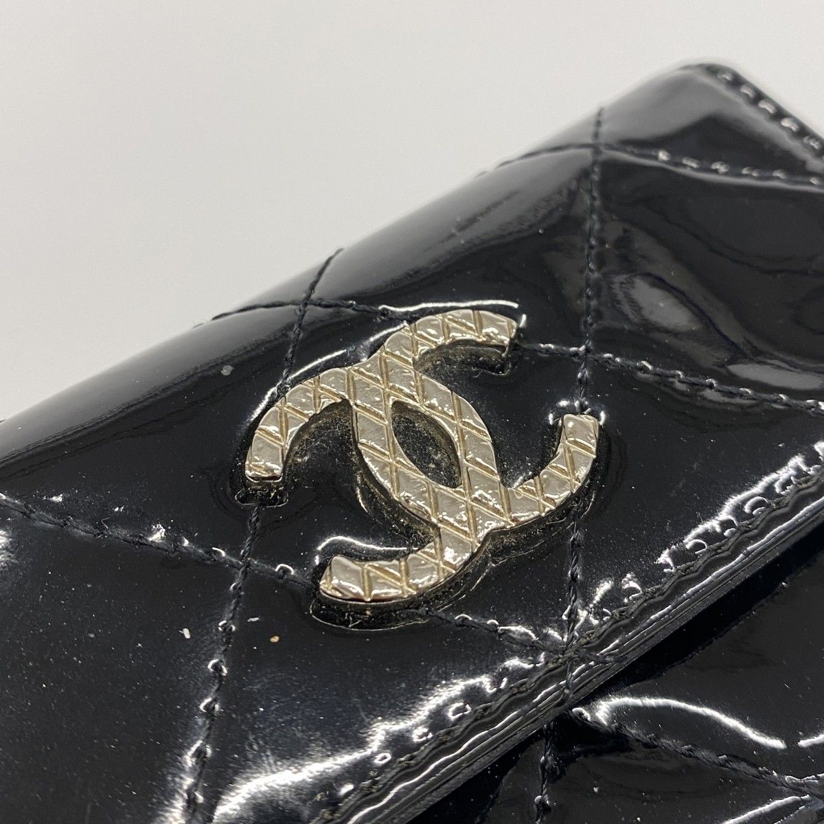 Chanel Key Case Patent Leather Black Silver Key Holder — view 6