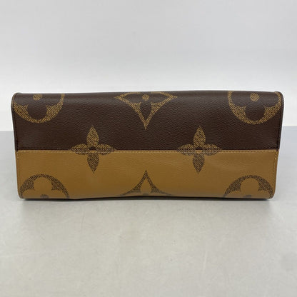 Louis Vuitton Tote Monogram Giant Reverse On The Go MM Brown 2-Way — view 3