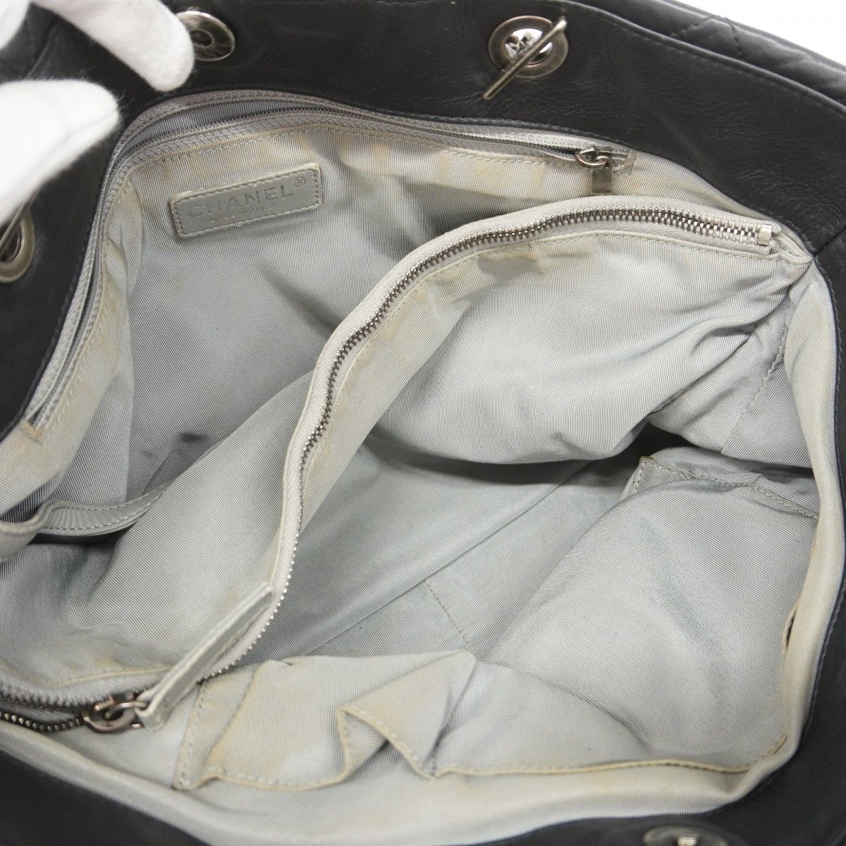 Chanel Tote Quilted Lambskin Black Silver — view 4