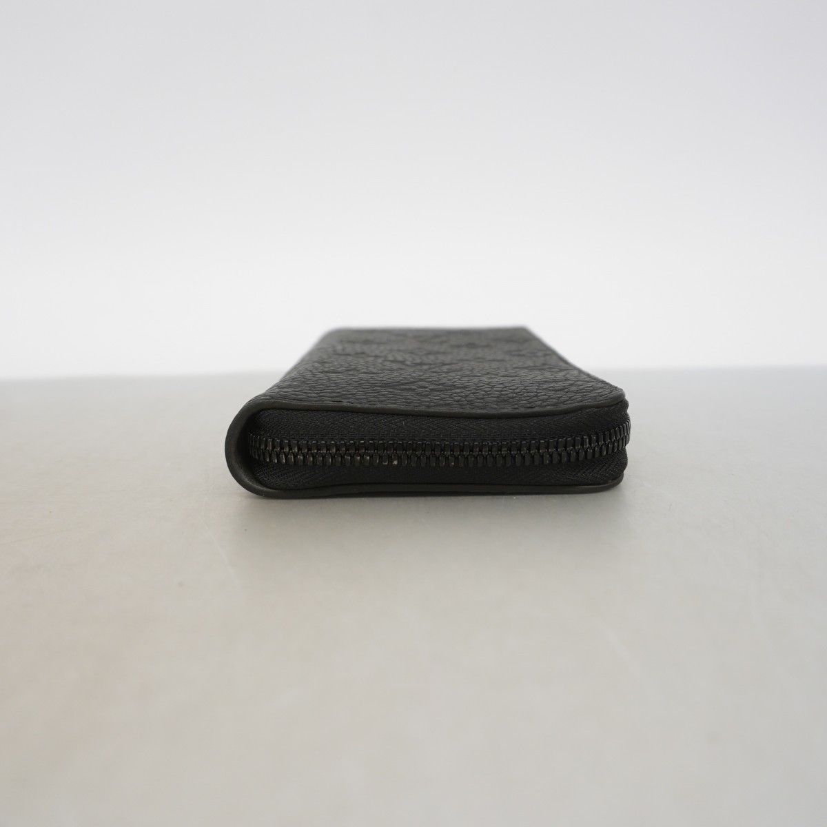 Louis Vuitton Wallet Monogram Taurillon Zippy Walletvertical Noir — view 2