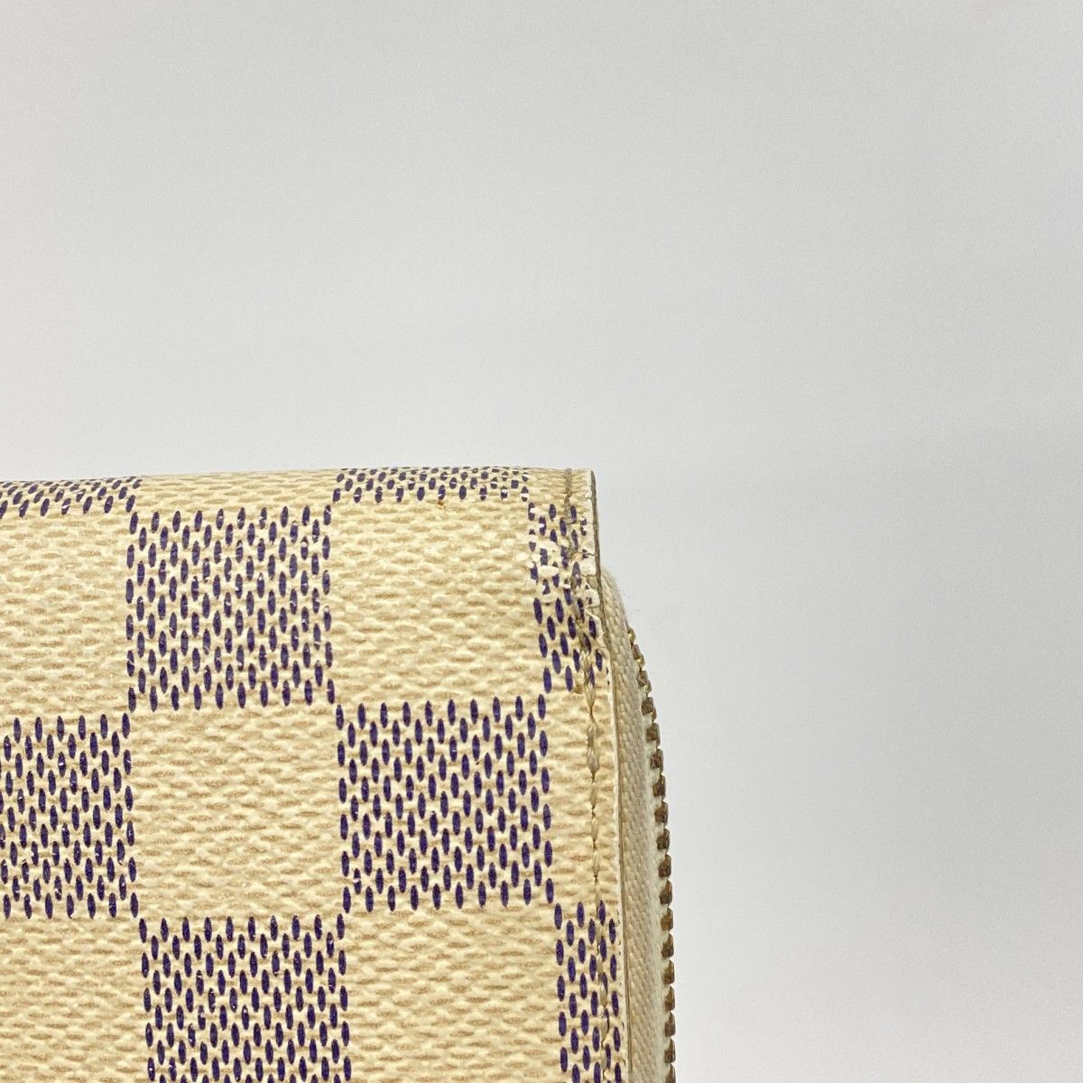 Louis Vuitton Wallet Damier Azur Zippy White — view 8