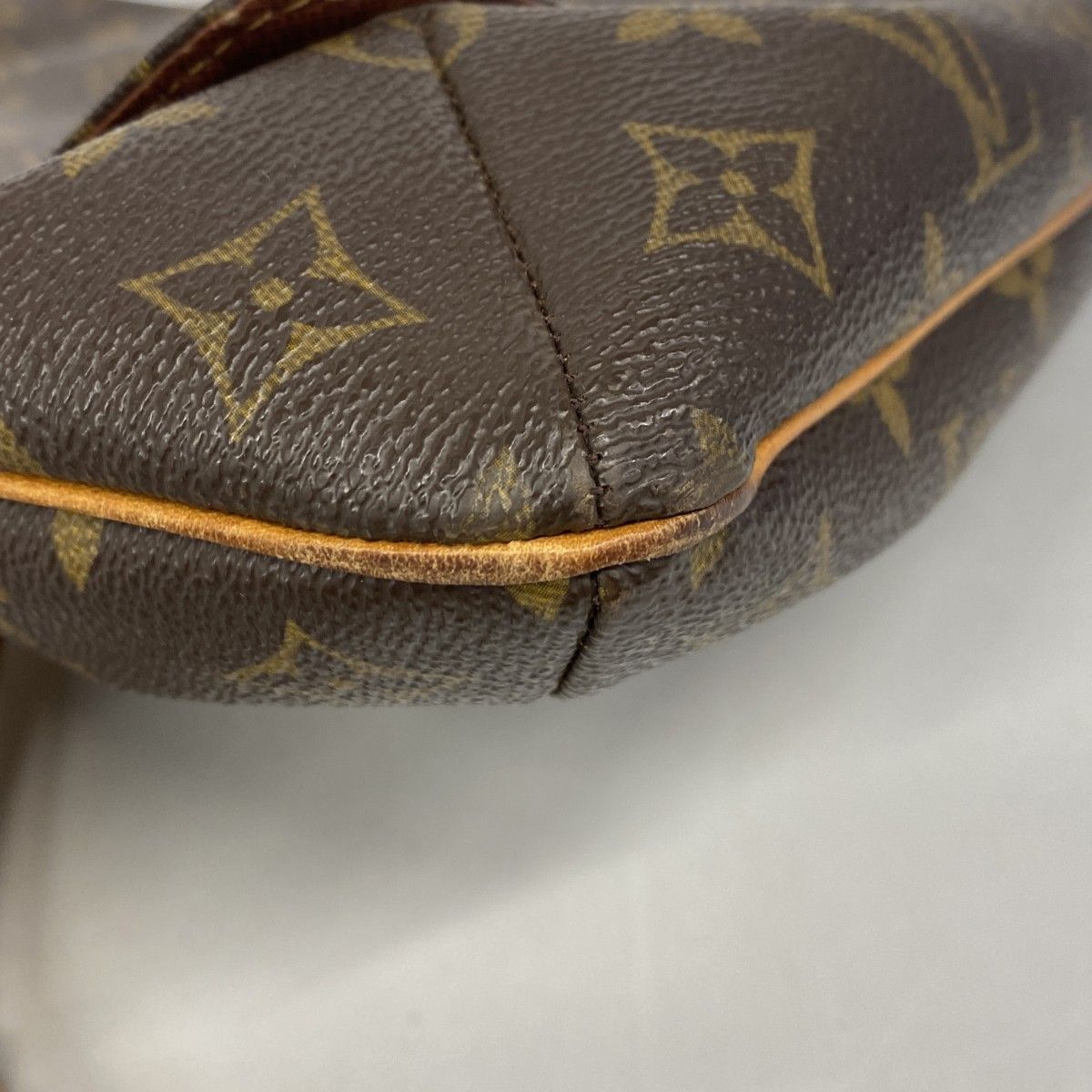 Louis Vuitton Shoulder Bag Monogram Musette Brown — view 6