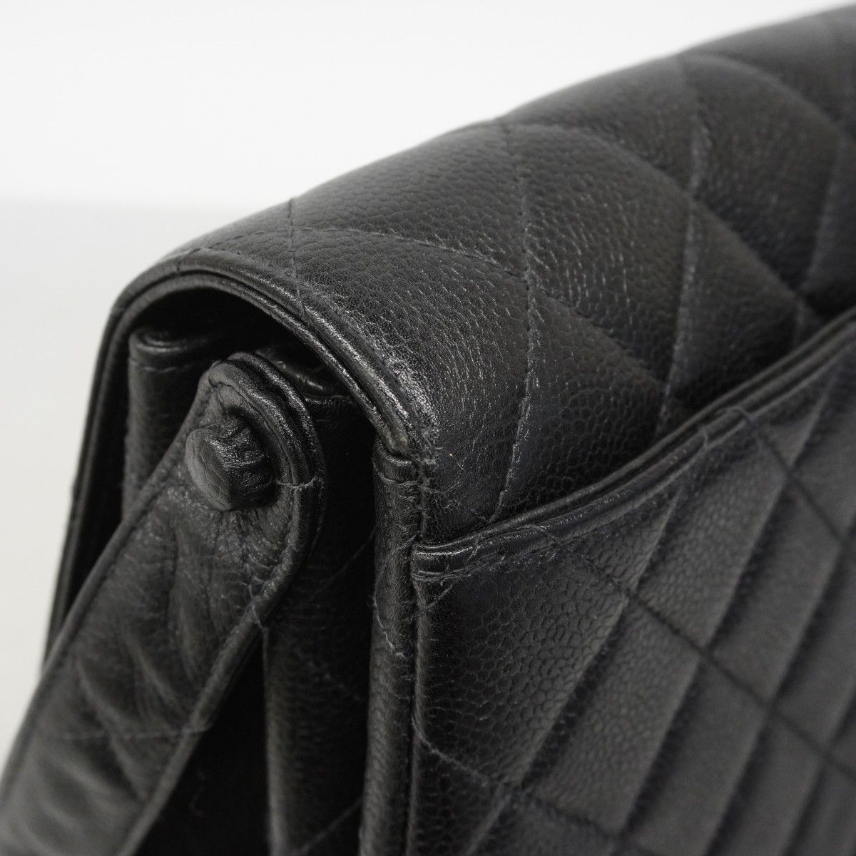 Chanel Shoulder Bag Quilted Caviar Leather Black Gold — view 7