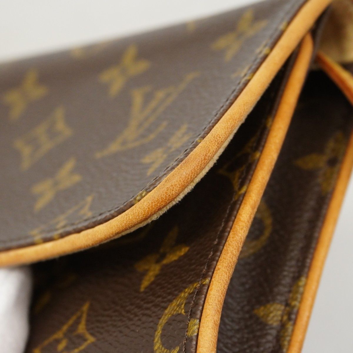 Louis Vuitton Shoulder Bag Monogram Pochette Twin GM Brown — view 6