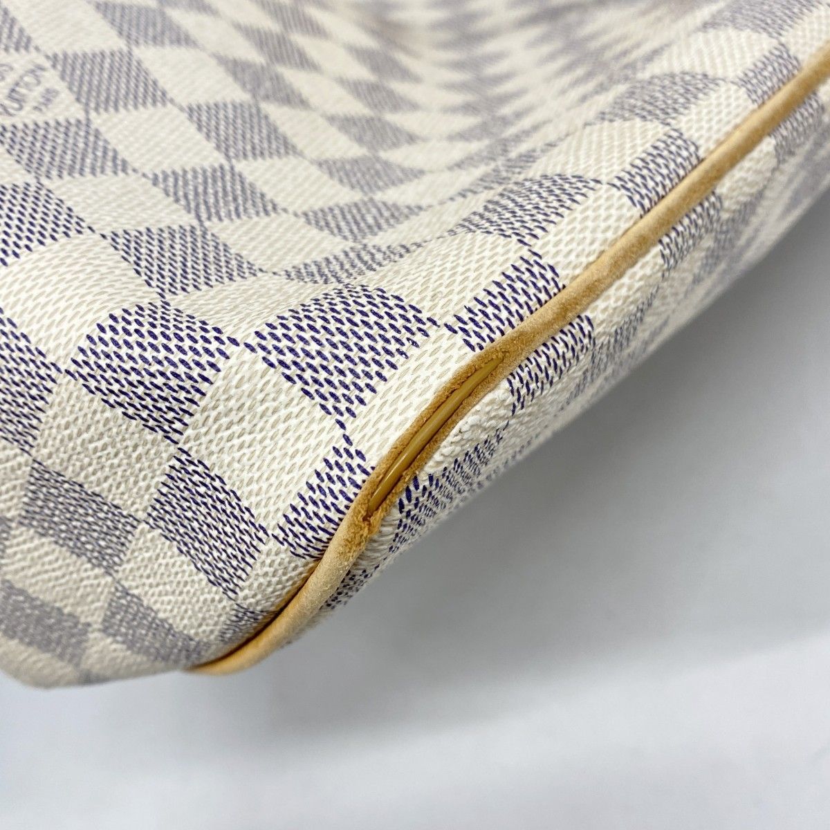 Louis Vuitton Tote Damier Azur GM White — view 6