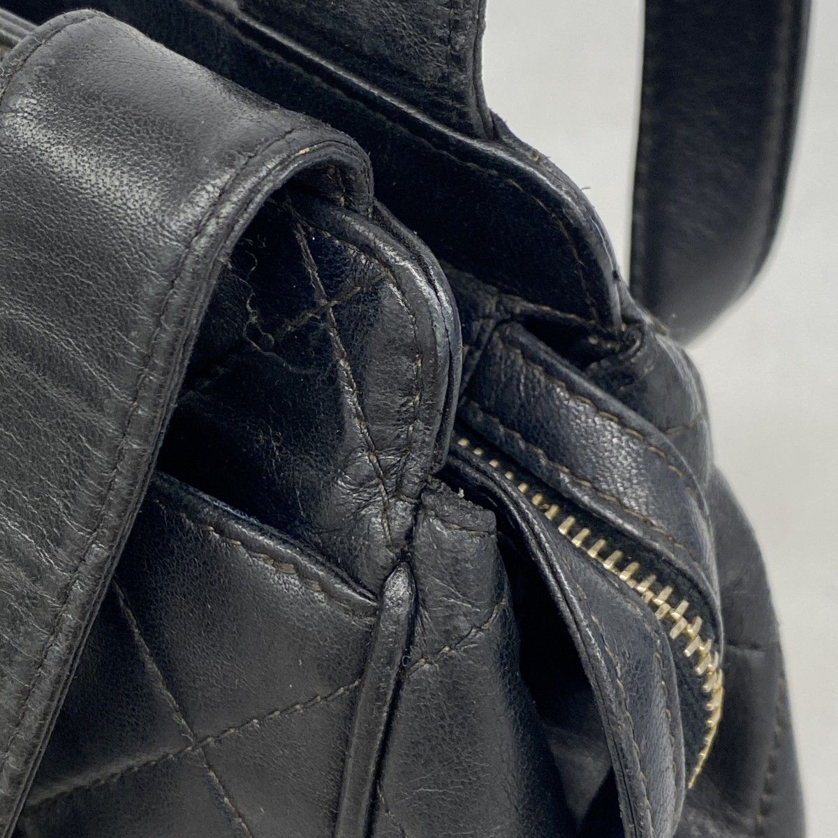 Chanel Handbag Quilted Lambskin Black Gold — view 6