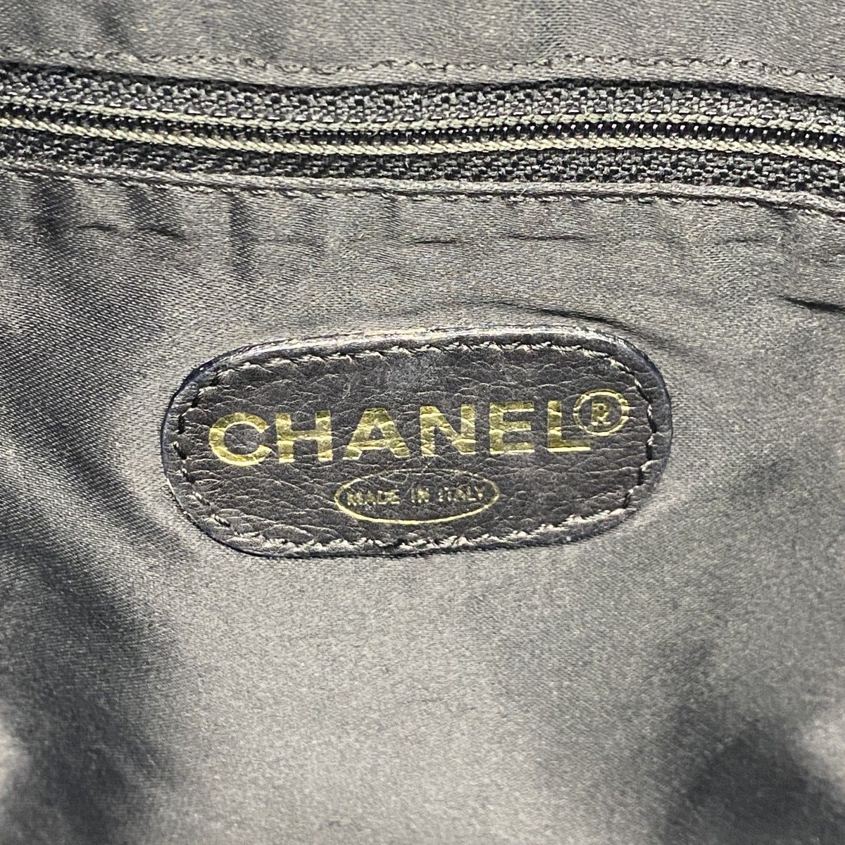 Chanel Tote Lambskin Black Gold — view 5