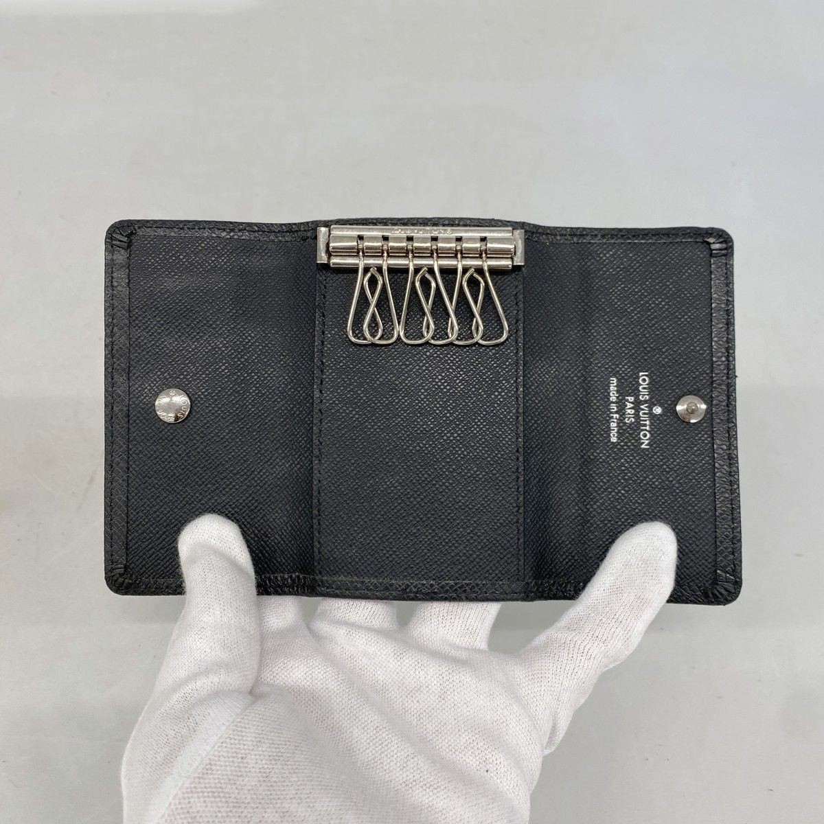 Louis Vuitton Key Case Taiga Multicles 6 Ardoise Key Holder — view 3