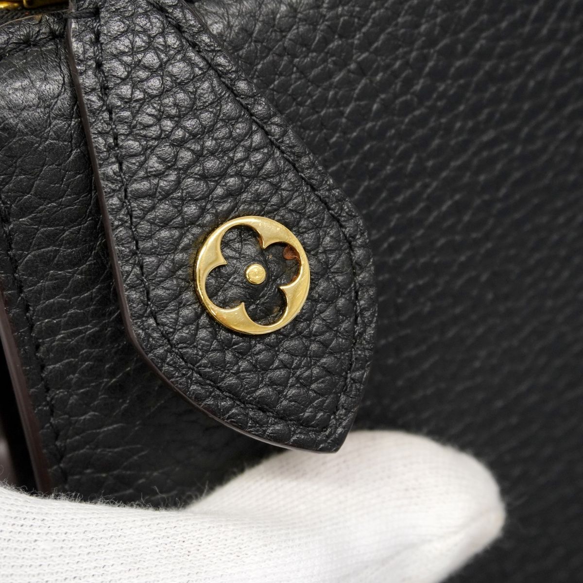 Louis Vuitton Wallet Taurillon Portefeuille Noir — view 7