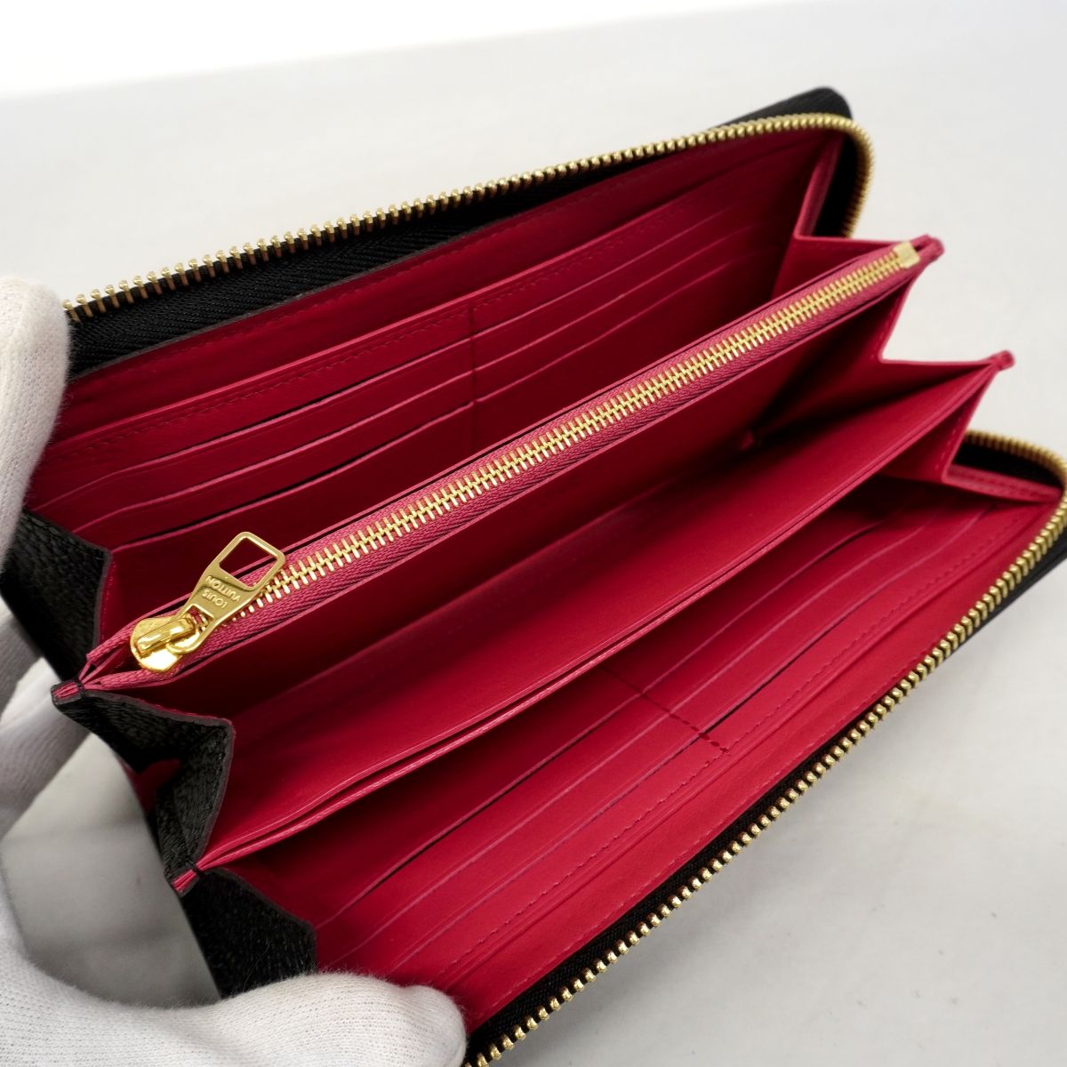 Louis Vuitton Wallet Taurillon Portefeuille Noir — view 4