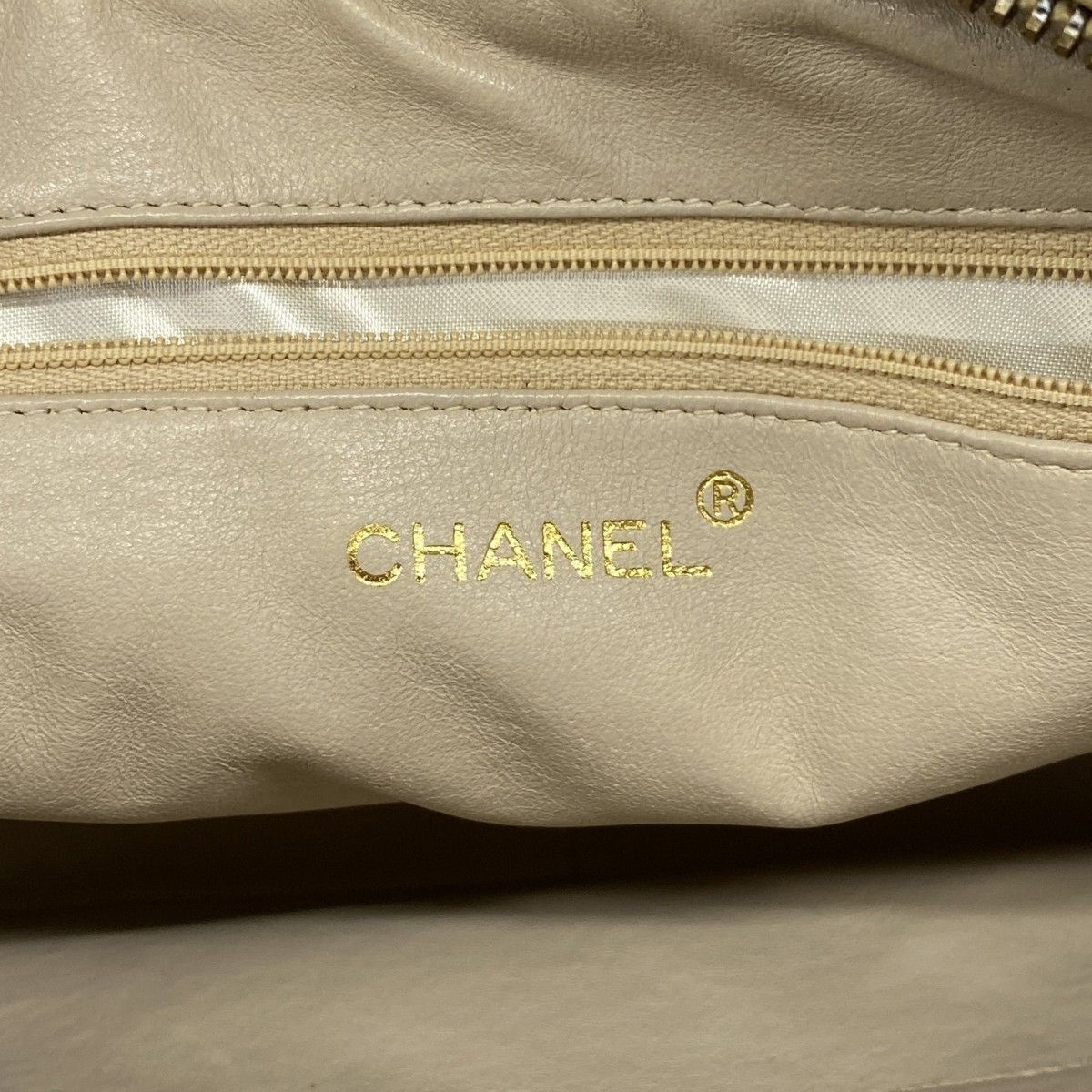 Chanel Shoulder Bag Quilted Lambskin Beige Gold — view 5