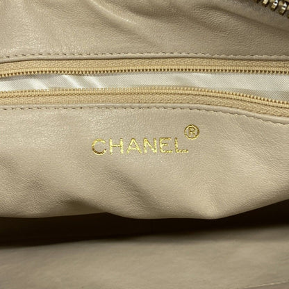 Chanel Shoulder Bag Quilted Lambskin Beige Gold — view 5