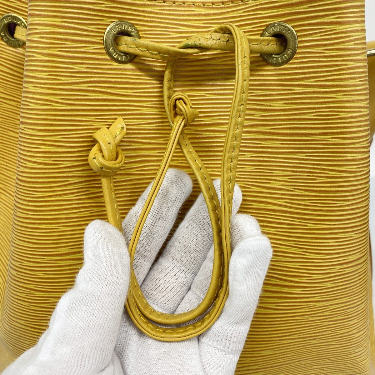 Louis Vuitton Shoulder Bag Epi — view 6